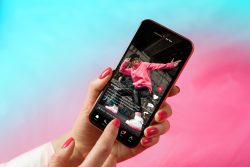 TikTok pour les TPE/PME : Comment surfer sur la vague des tendances pour booster votre marque ?